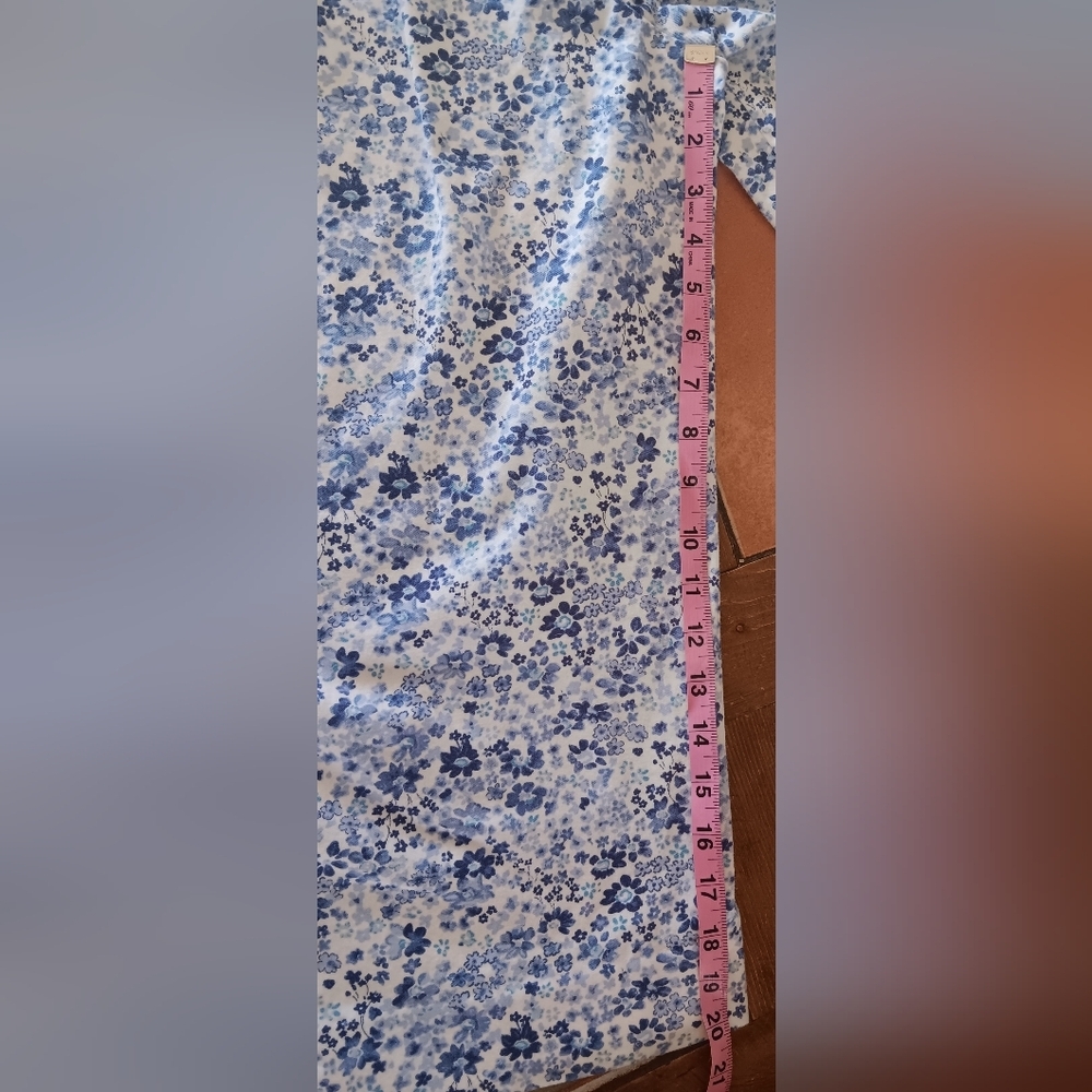 Chaus Crop Pants Side Zip Blue and White Floral Size 16 - Picture 10 of 10